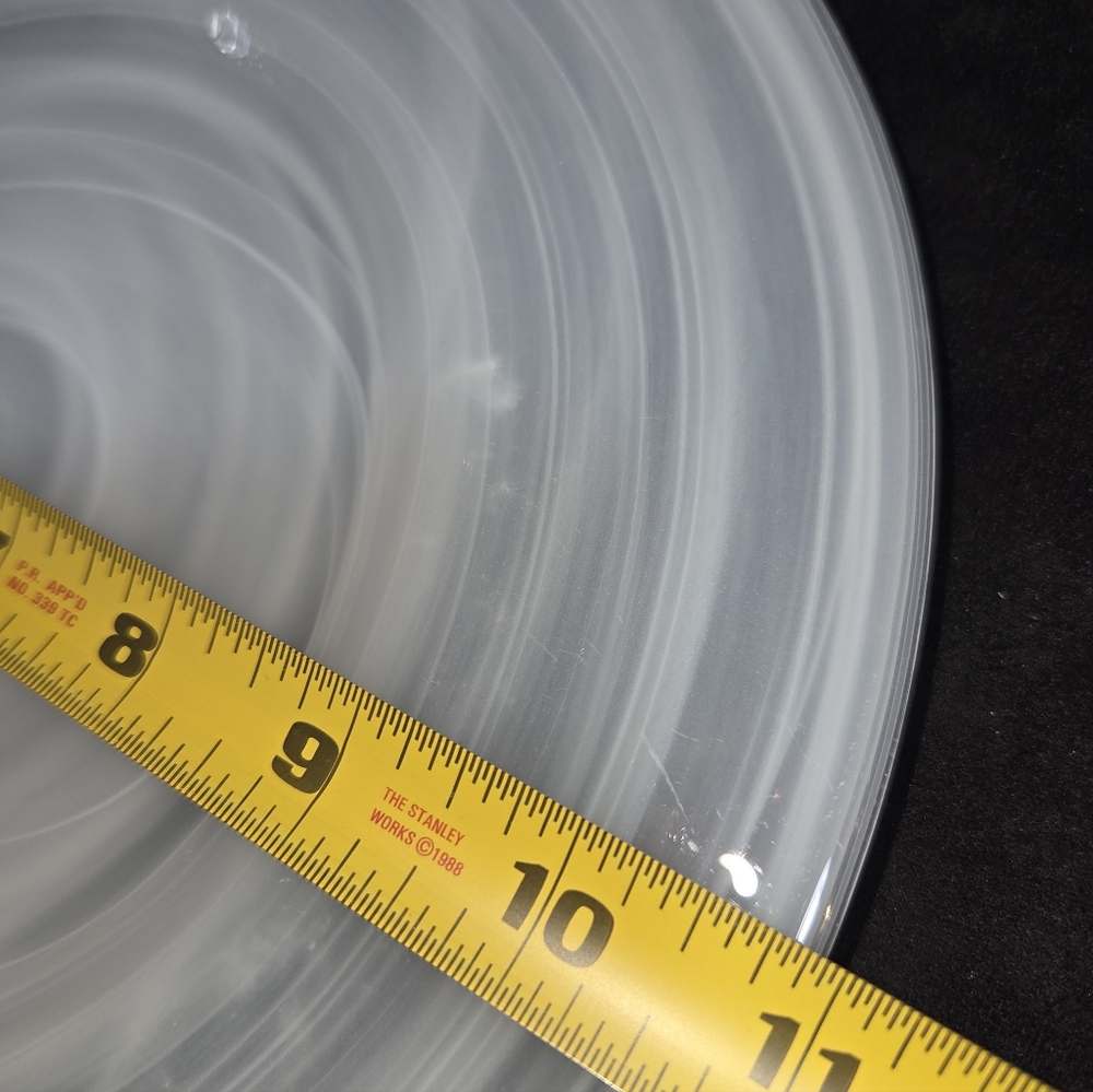 White Alabaster Niveus Dinner Plates Pier 1 Set Of 5 - 11" - Picture 3 of 4